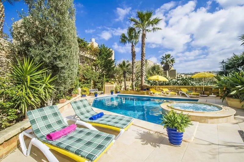Zen Hideaway in Self-Catering Penthouse Suite with communal pool (self-catering)