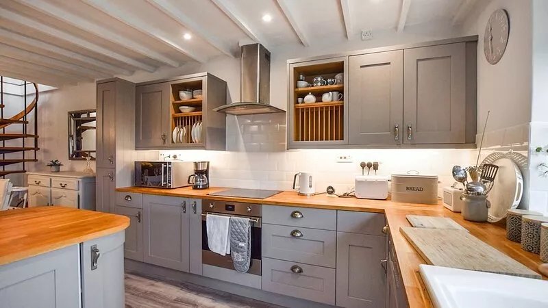 Suncroft - sleeps 8 guests  in 3 bedrooms