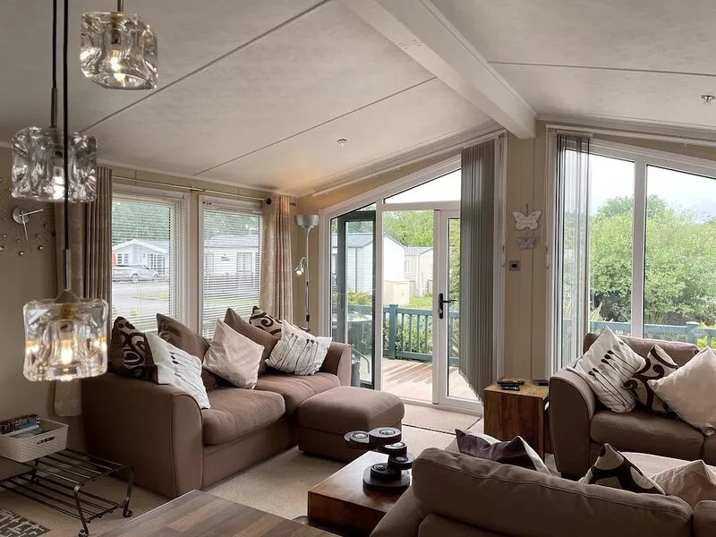 Beautiful 6 berth lodge at Cherry Tree Holiday Park ref 70002TG