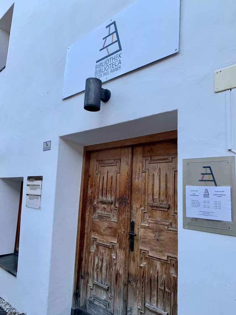 Biblioteca comunale Peter Paul Rainer