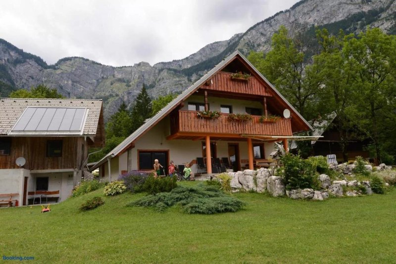 Meznar's Beautiful Nature Holiday House Ukanc