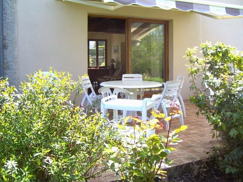 Charming cottage in Michaugues, a small village north of Burgundy