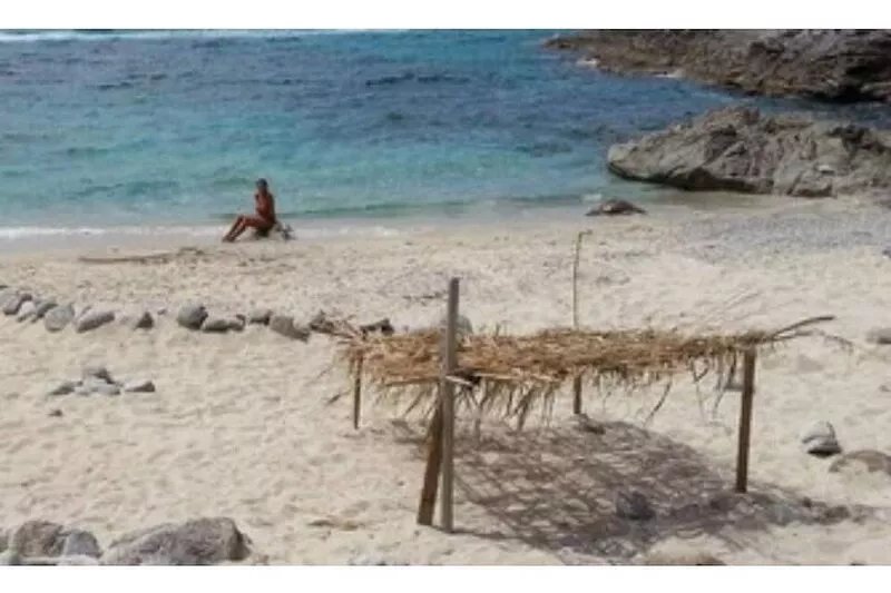 APARTMENT B 100 METERS FROM THE BEACH.