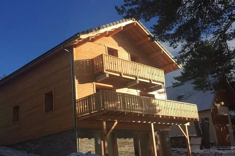 chalet of 12 beds spa and sauna located 200 meters from the slopes