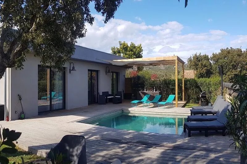 Modern villa with private pool just two minutes from the sea.
