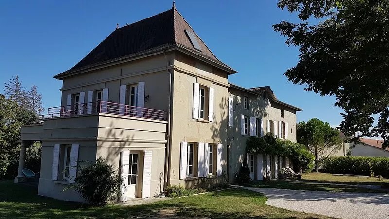 HOUSE BOURGEOISE - LARGE CAPACITY - CAMPAIGN LYONNAISE - ELEGANCE AND NATURE