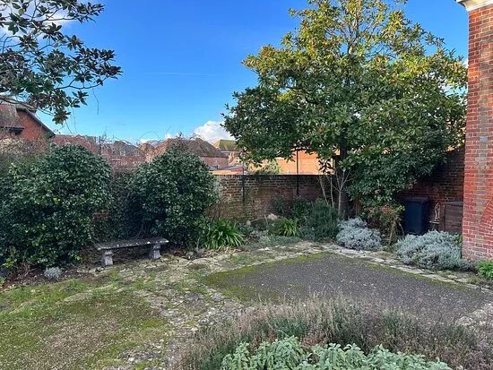 Havant Gazebo Garden
