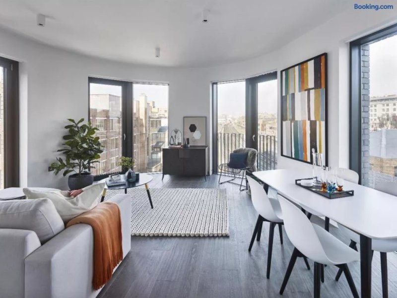 The Eight Apartments