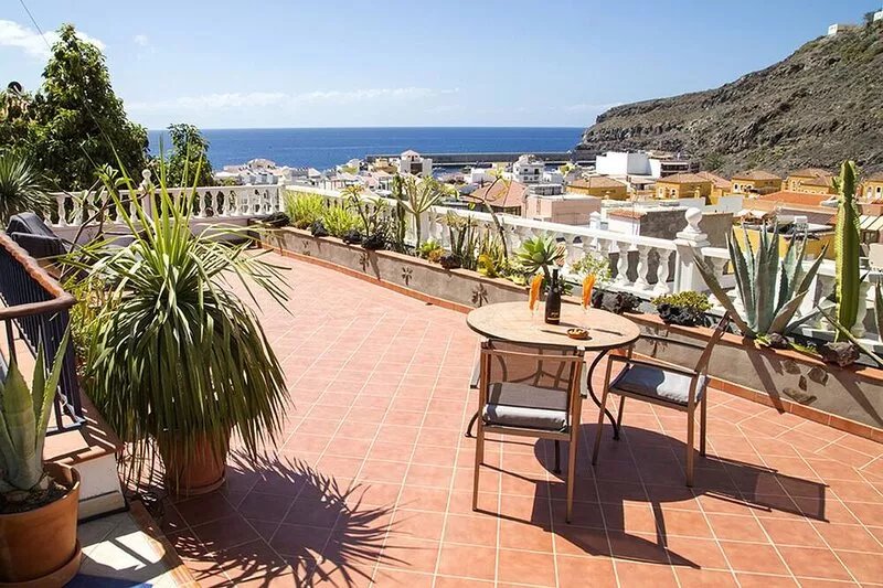 Stunning views, perfect location, fabulous house within walking distance to all