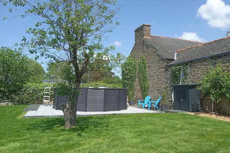 Cosy Rural Country Cottage with fabulous views (2 Bedrooms, Sleeps 4) Near Dinan