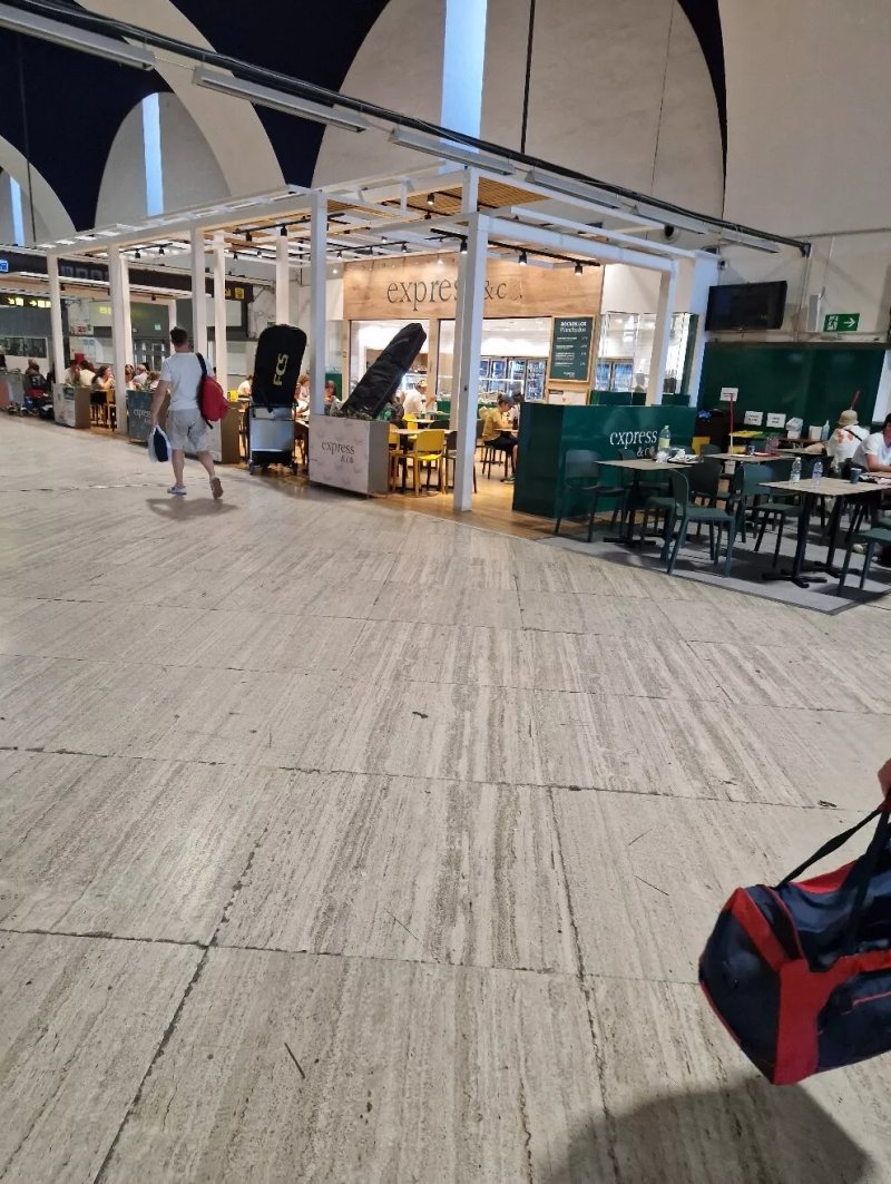 Express & Co -seville Airport
