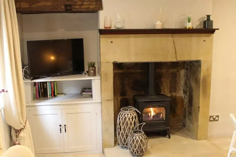 Stylish cottage inc. breakfast, sleeps 4