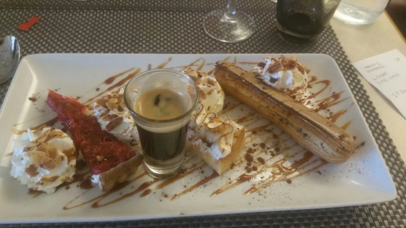 Le Caveau