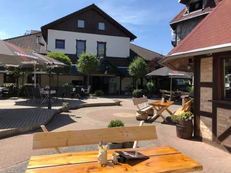 Toschis Station & Motel
