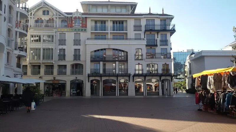 Apartment T3 with superb view of the basin and the marina