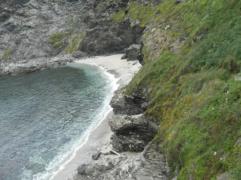 Wonderful view of the sea. Romantic and relaxing place suitable for a couple.