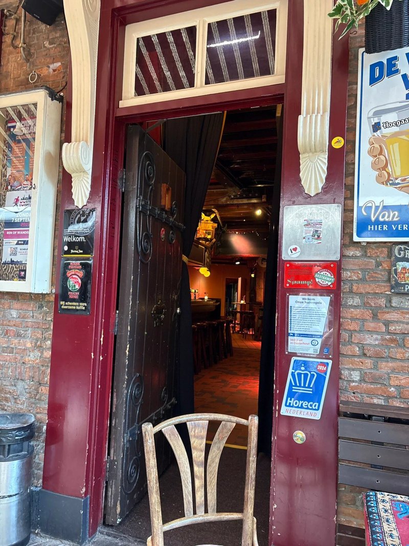 Cafe De Pub