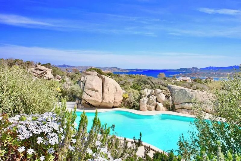 COTTAGE SMERALDA -5pax w/private jacuzzi terrace and shared Pool Seaview