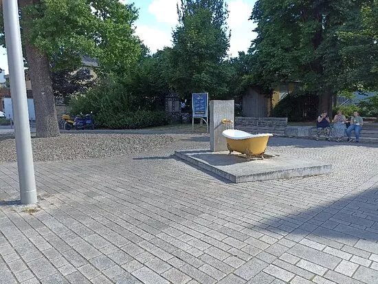 Goldene Badewanne Randersacker (brunnen)