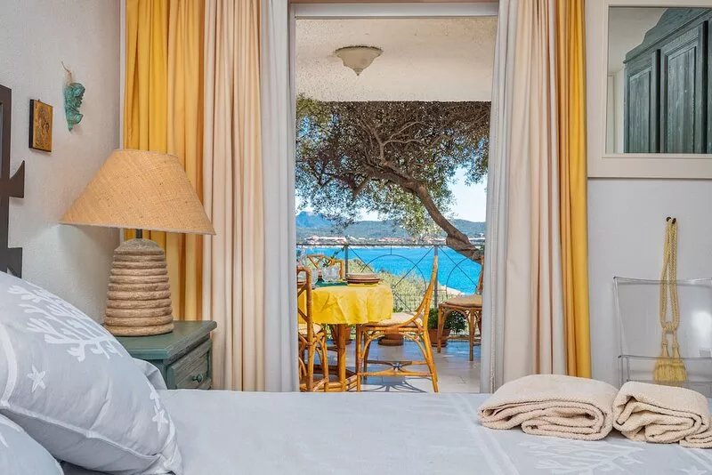 Apartment 'Bella Vista Marinella 1' with Sea View, Terrace, A/C & Wi-Fi