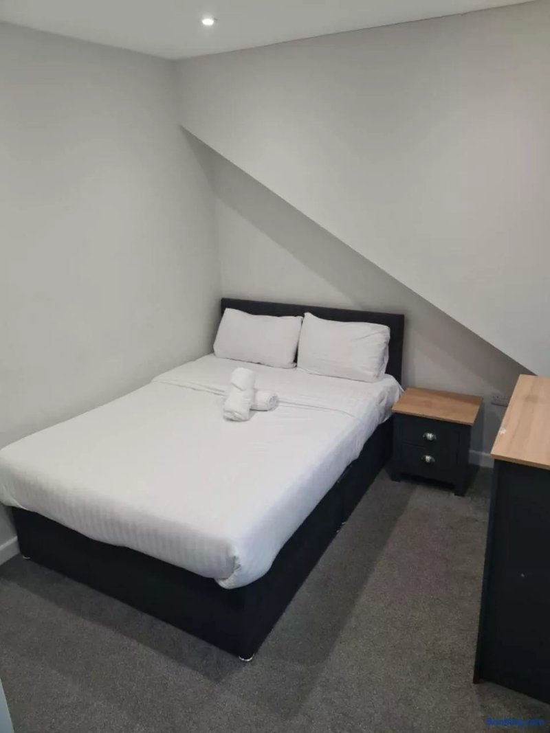 Apartment In Barnsley Central