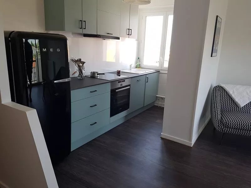 Refurbished apartment 7 minutes walk from the beach