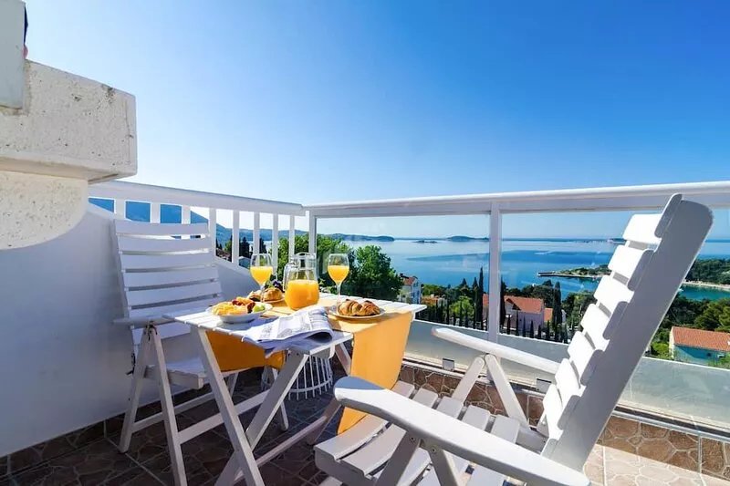 Apartments Knego - Two Bedroom Apartment with Balcony and Sea View
