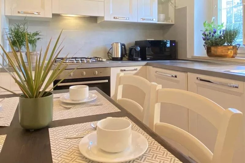 Travel Smart [Wi-fi, HD TV, Workspace, Free Parking]