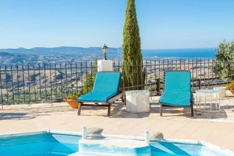Villa Heaven - Three Bedroom Villa, Sleeps 7