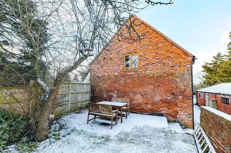 RYTON GRANGE HAY BARN SLEEPS 6 - sleeps 6 guests  in 3 bedrooms