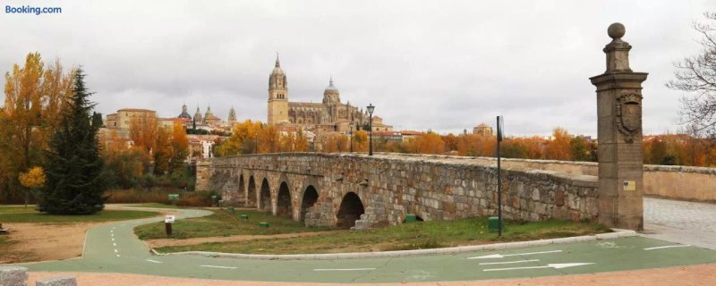 Apartamento Turistico Puente Romano P-3 Bajo - B