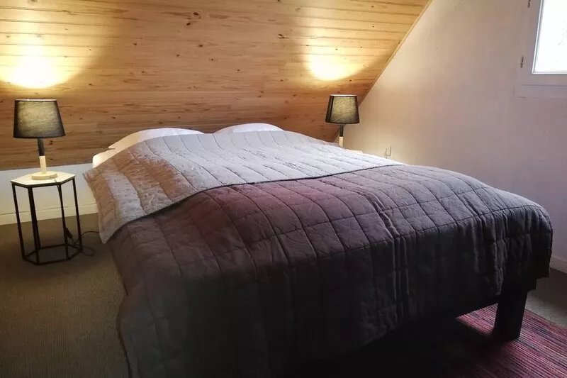 Self-catering cottage in the countryside near Quimper and Locronan