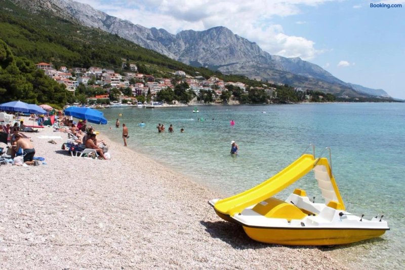 Apartments And Rooms By The Sea Brela, Makarska - 18413