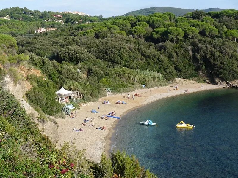 Villa with stunning views and coastal location!
