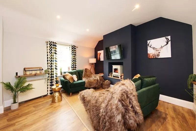 The Holgate Snug - sleeps 4 guests  in 2 bedrooms