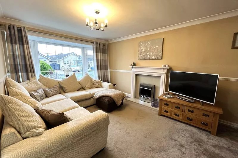 Escape to our tranquil 3-bedroom bungalow in Wakefield, Entire home.