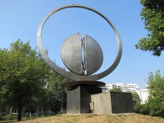 Scultura "cerchi In Movimento"