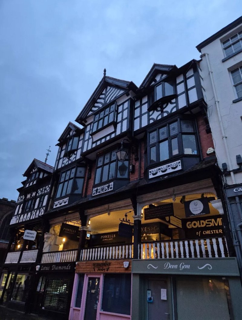 The Black & White Building