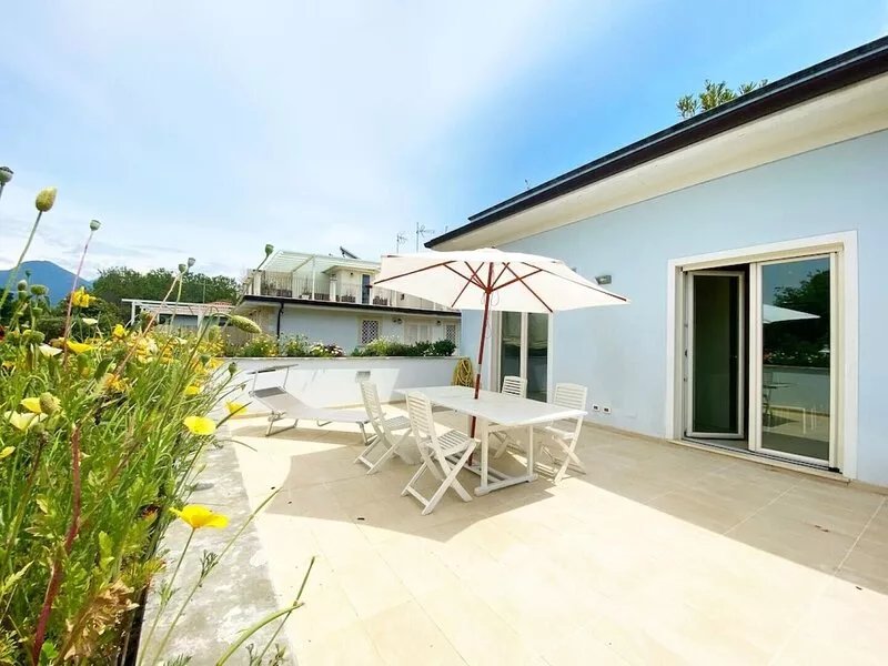 Casa Iris, wonderful terrace close to the seaside