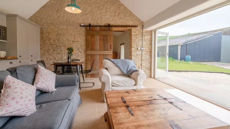 Bull Pen - sleeps 2 guests  in 1 bedroom
