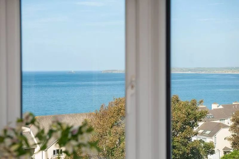 Fairsky -  Just a short walk from Carbis Bay, this luxury penthouse apartment