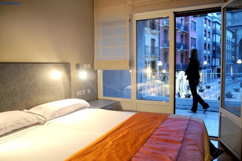 Juego de Bolos Residential Hostal