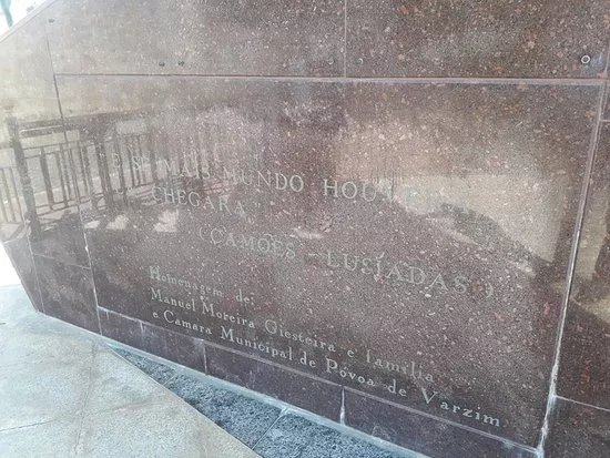 Monumento ao Emigrante