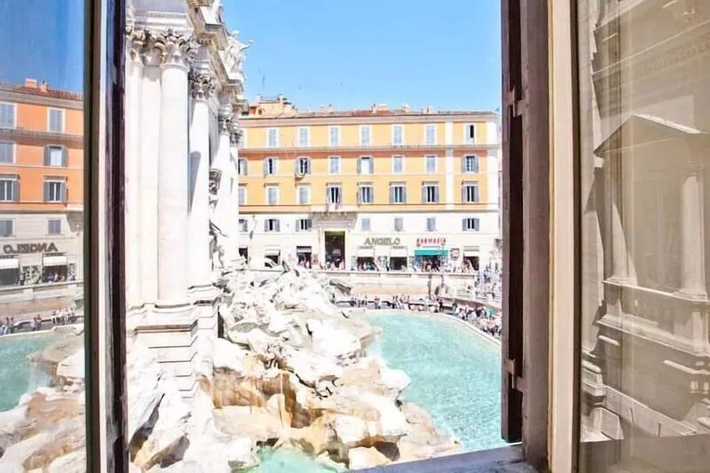 Apartment Trevi Fountain View, luxurious apartment with stunning views on the