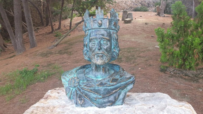 Busto Del Rey Alfonso X El Sabio