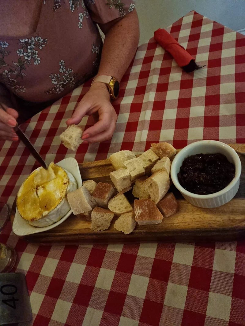 La Bella Piazza Italian Restaurant