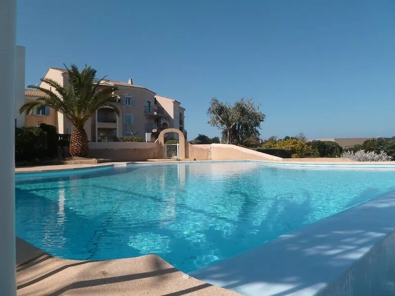 Ile Rousse apartment with pool in residence