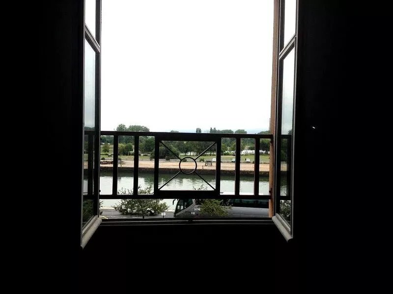 Brand new waterfront romantic apartment downtown Honfleur. Panoramic sights