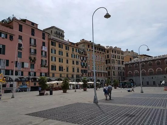 Piazza Caricamento