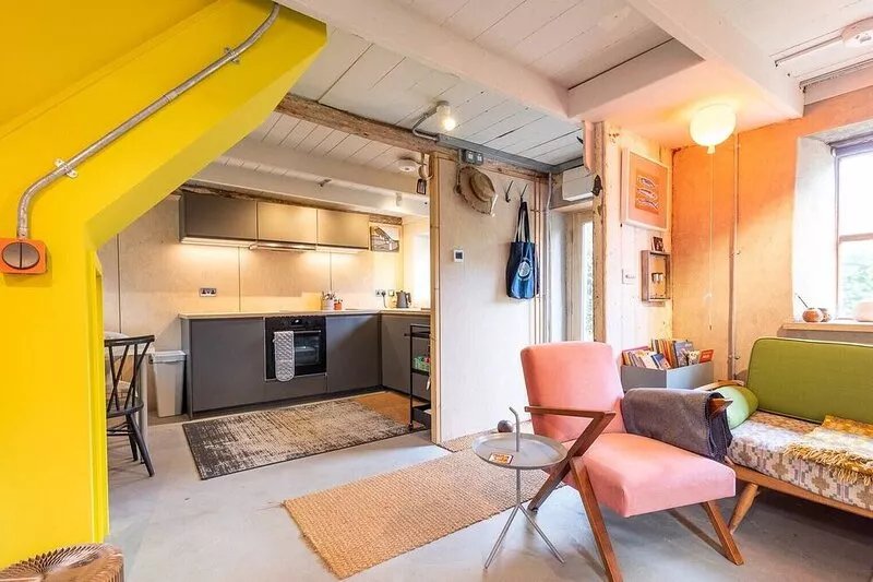 Nestled in the heart of the picturesque village of Moylegrove at the northern
